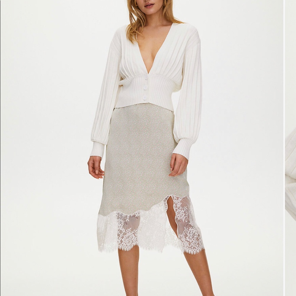 Aritzia Wilfred Cropped Plunge Cardigan XS